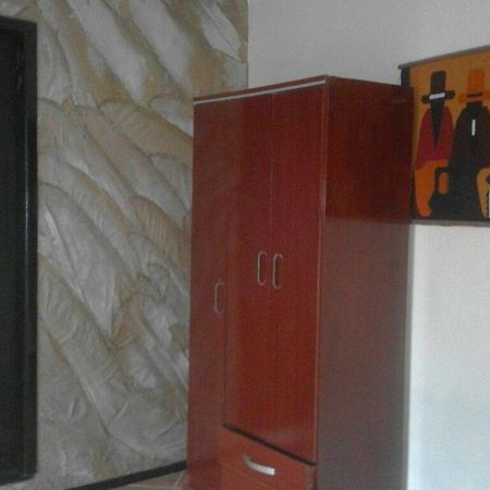 Casa De Huespedes Casita Belga Hotel Гуаякуил Екстериор снимка