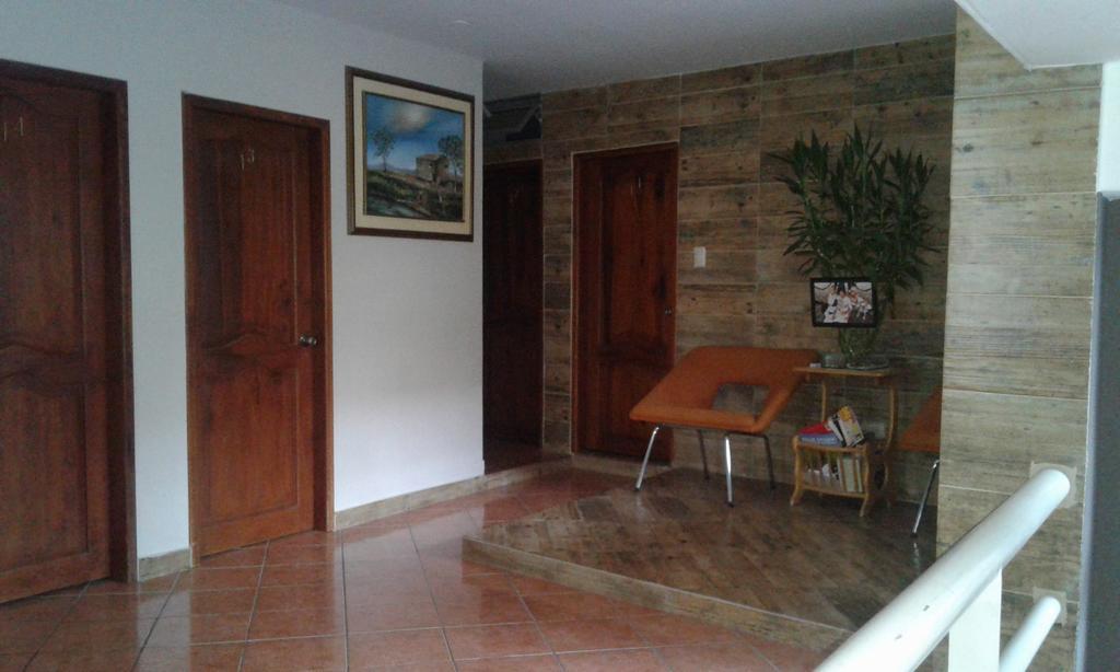 Casa De Huespedes Casita Belga Hotel Гуаякуил Екстериор снимка